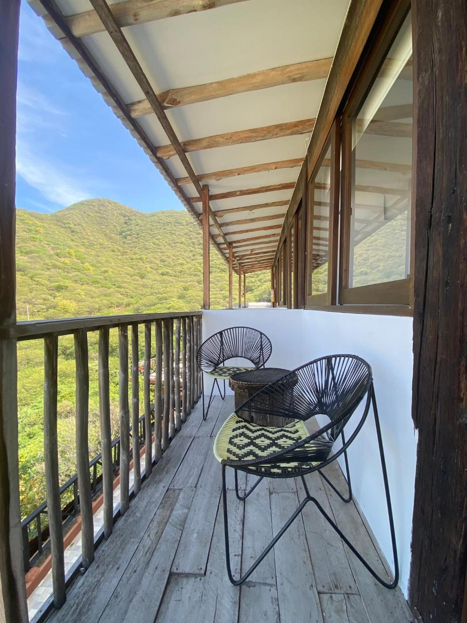 Akela Gaira Hotel *